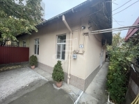 Vânzare case-vile
 București, 295m2
